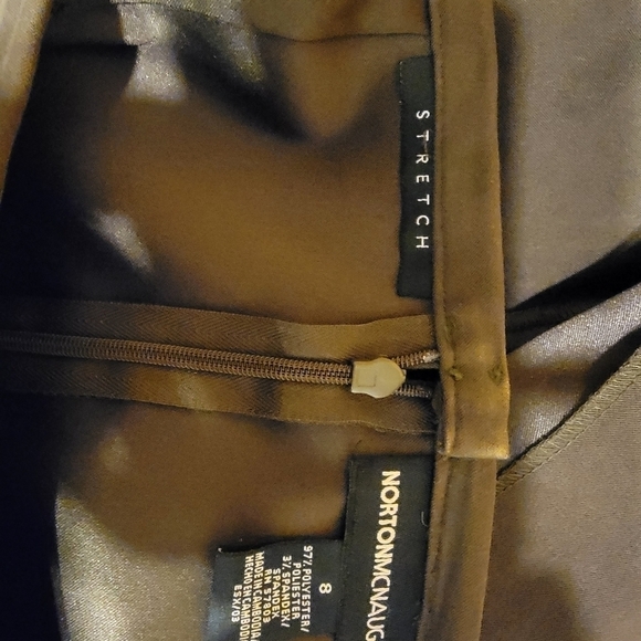 3 PC skirt suit. Size 8 and 10 - Picture 9 of 10